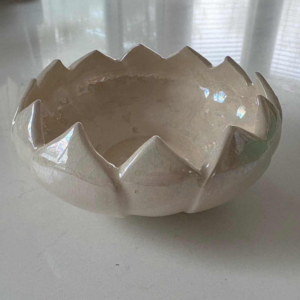 Vintage McCoy‎ style Pottery Drape Low Bulbs Iridescent Planter Dish
